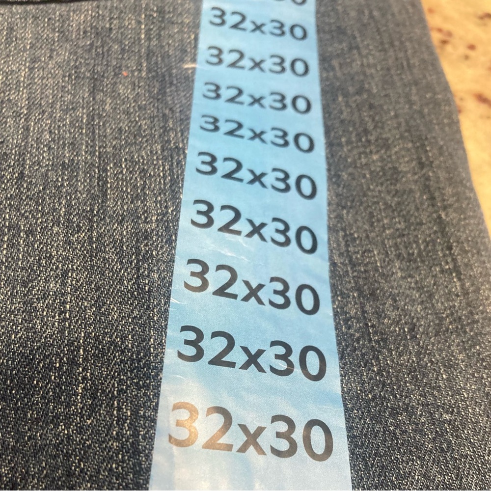 Lucky Brand 410 Men’s Athletic Straight Stretch 32x30 Blue Jeans NWT, $99 MSRP - Picture 4 of 10